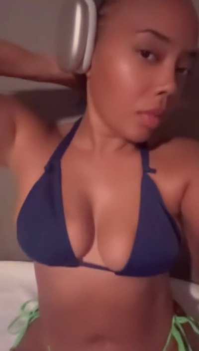 Angela Simmons