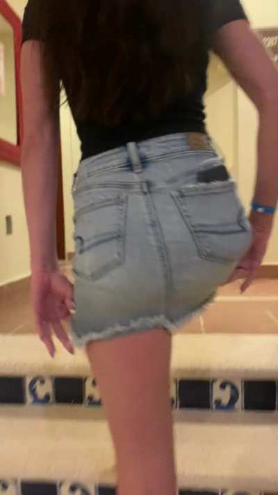 [f] if you ever see me wearing a skirt, you know there&rsquo;s nothing underneath 🤫