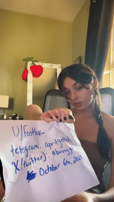 alright sooo, verification and my socials since theres been so many fakes of me lately ;3