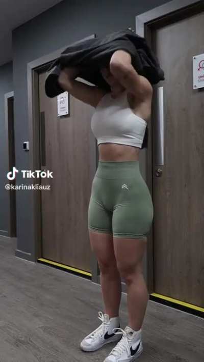 PAWG alert 🍑 @karinakliauz
