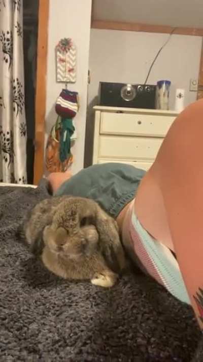&ldquo;Mind if I sits?&rdquo; Um, no. Never.