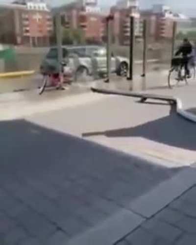 Glitch 🚶🛹