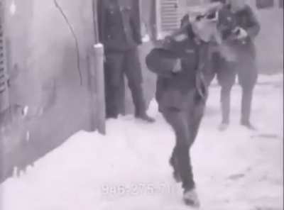 insan yaşlansa bile eğlencesi eksik olmuyor :)