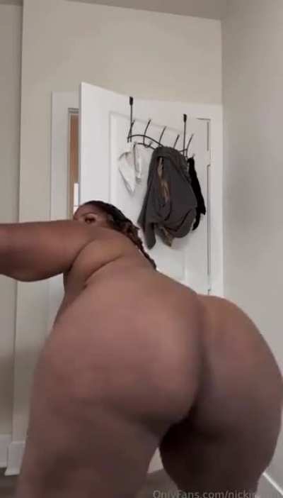 mature milf body. 