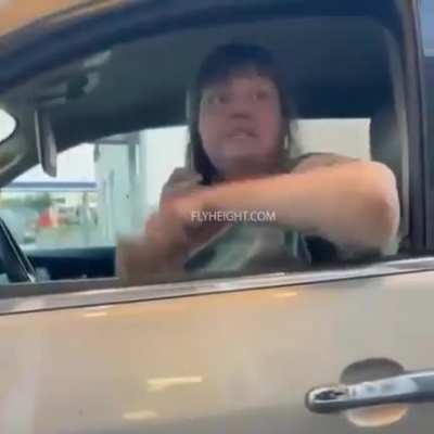 Face Off Between Karen And A Drive-Thru Employee In Dallas, TX