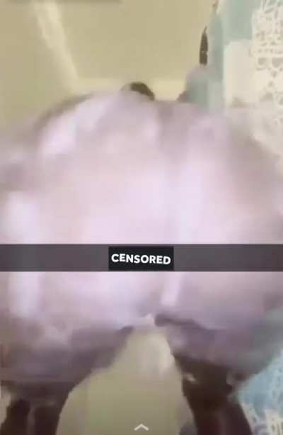 Skinny body Fat ass butt 😳