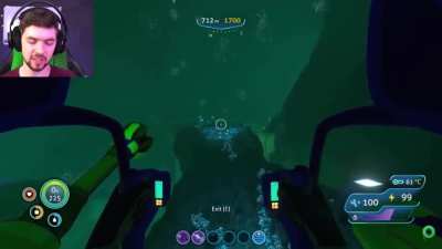 He just wants a hug (minor subnautica spoiler)