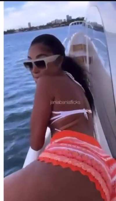 might be the best vid she ever posted