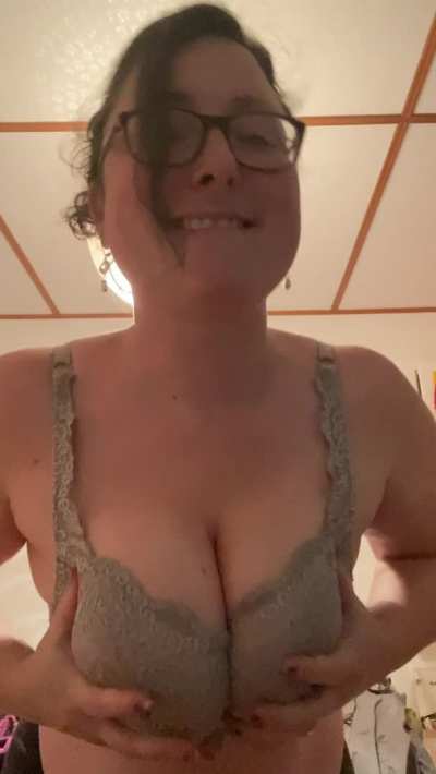 I'm not sure if my curves qualify as "wonderful." But I'll at least keep you warm.