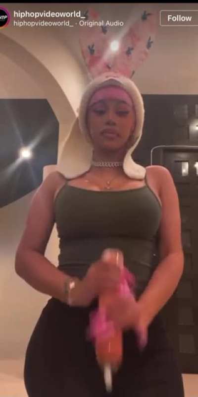 Cardi B @iamcardib (she loves to tease,she&rsquo;s good at it too)