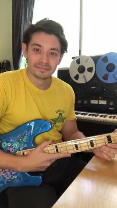 A short bass lesson