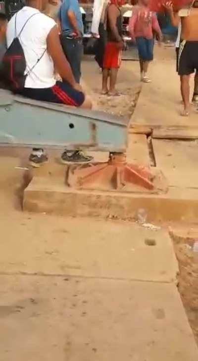 Best friends working together