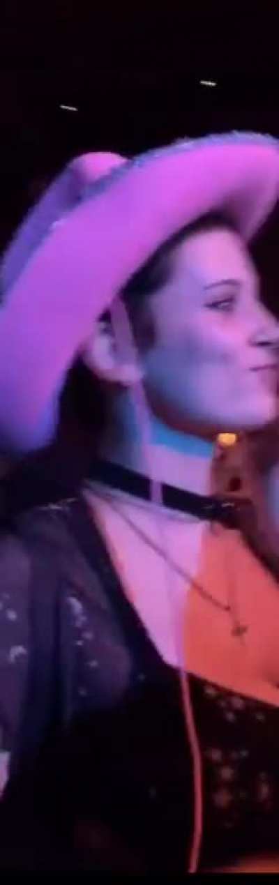 Look at those tits bounce