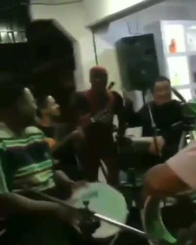 Deadpool pagodeiro