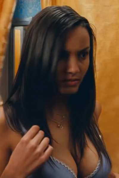 Jessica Lucas : Evil Dead