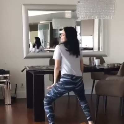 Camila Mendes
