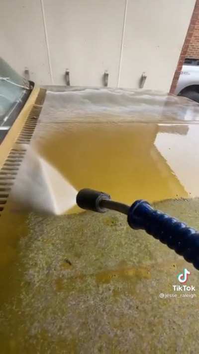 I instantly thought of this sub when I saw this....so satisfying...
