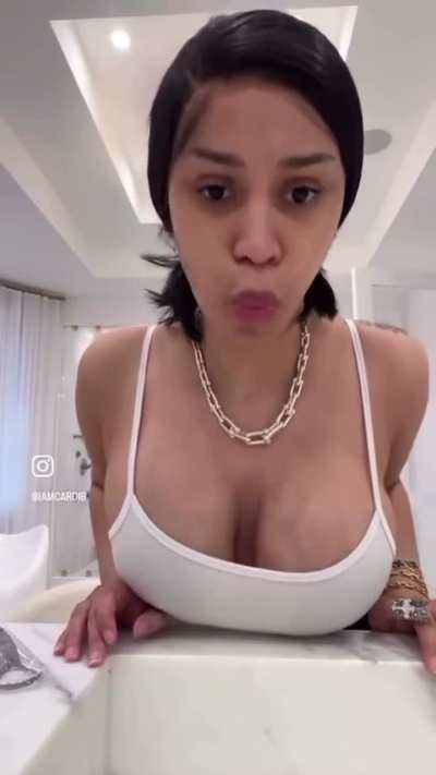 I&rsquo;d give anything to swap spit with her