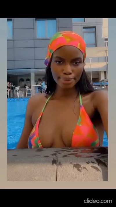 🔴👙