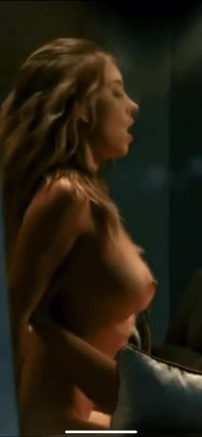 Sydney Sweeney riding it
