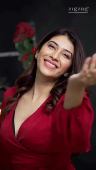 Elakshi Gupta (new)