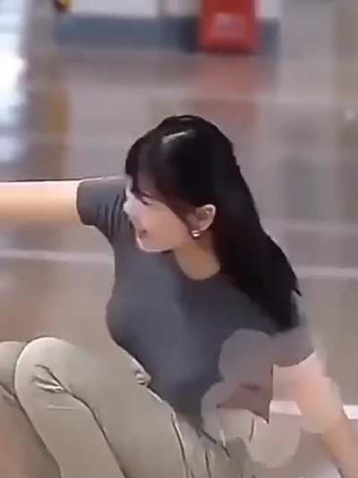 🚶&zwj;♀️