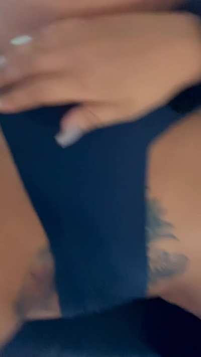 Korean 💛 Curvy body, perky tits, and a pierced 😽 Do you like? 🙈