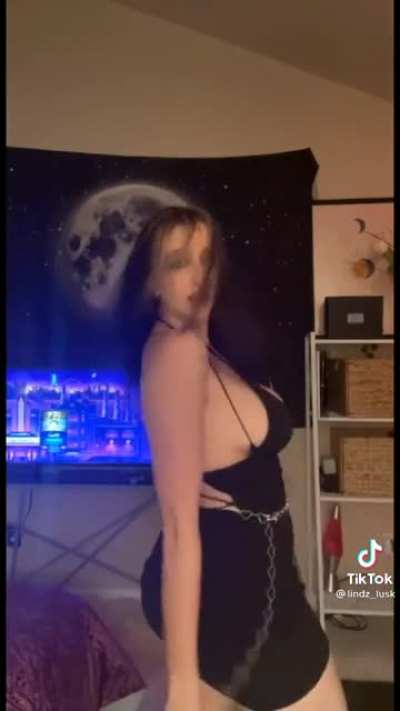 She wonders why tiktok deletes her videos 😂🔥🔥