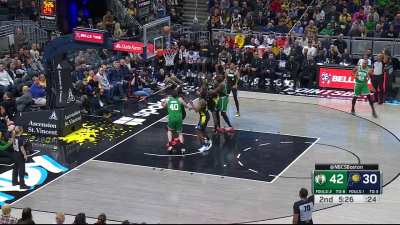 [Highlight] Al Horford gets the shooter's bounce