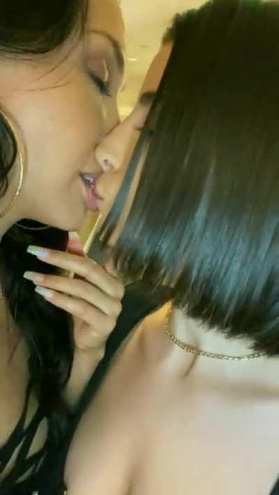 Kissing Vicki Chase