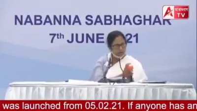 Mumtaz khalajaan, leading scientist : "Spray Savlon disinfectant to get rid of houseflies" *proceeds to give a live demo as well*