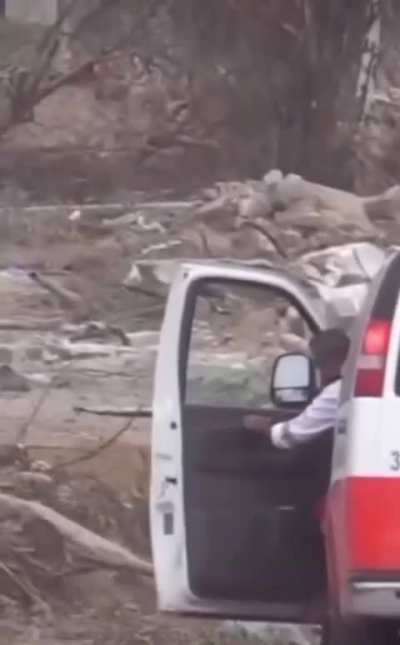 Israeli sniper shoots at palestinians trying to return to their homes in northern Gaza during truce. This is the reason hamas have threatened to stall the return of the remaining hostages.