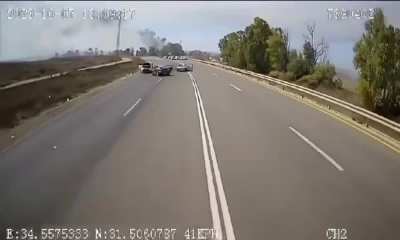⚠️NSFW graphic⚠️
 captured on October 7, Israel, from a car's dash cam. "The Roads of Death,"as the survivors of the Nova describe of the paths they traveled💔🇮🇱