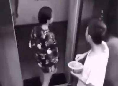 Thanks, I hate loosing my food for somone elses food fight