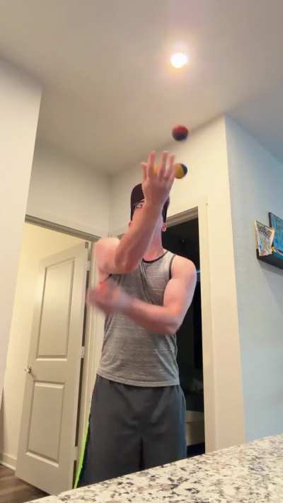 5 ball, cross-hand, split multiplex reverse cascade pattern I&rsquo;ve been developing