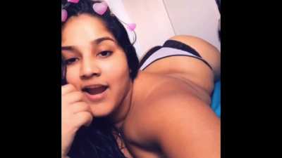 Maldivian Babe