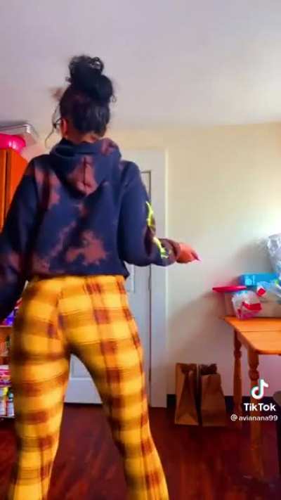 Latina mom