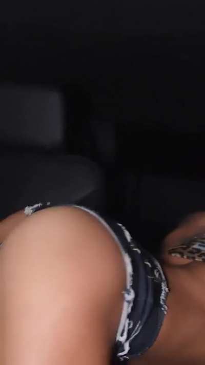 Her twerking only part 