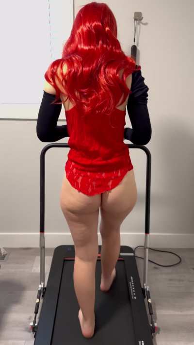 Your Scarlett treadmill girl