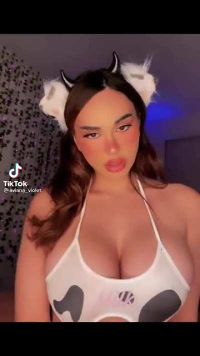 @aviana_violet