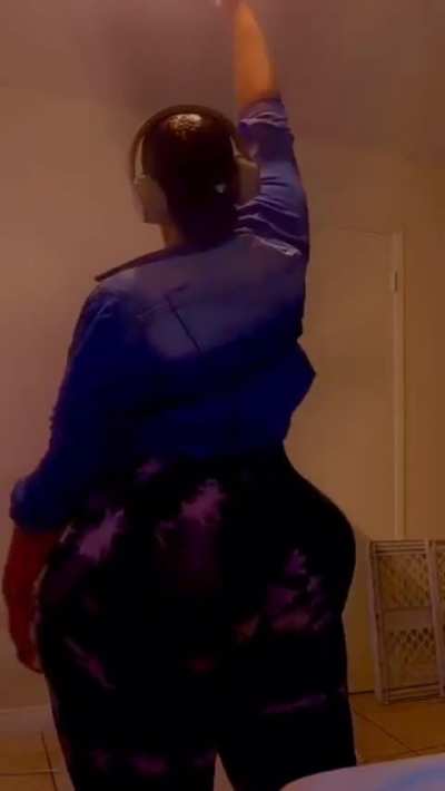Aunty thick