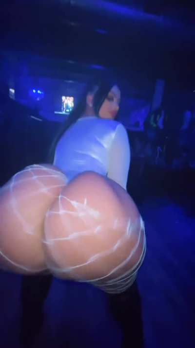 SHAKE IT SHAKE IT!