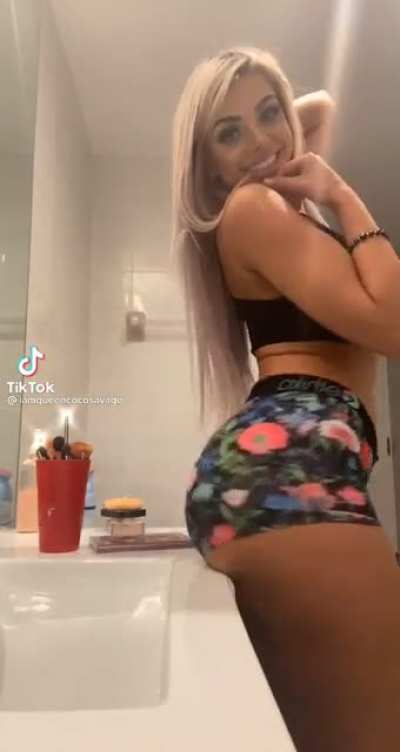 Booty meat 🤯