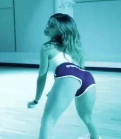 I&rsquo;m obsessed with her ass