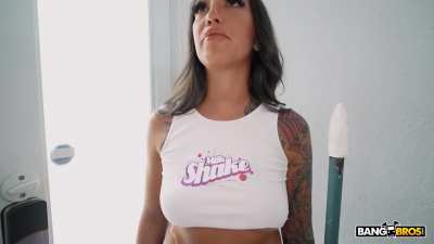 maid has sex temptations - stefania mafra - first 1 minute preview