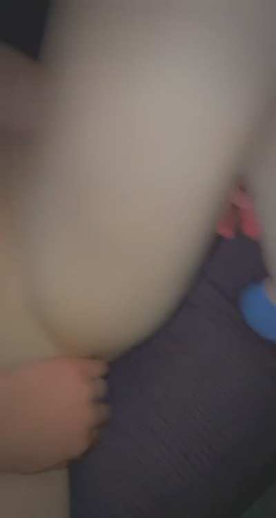 Rub me slow then make me squirt daddy