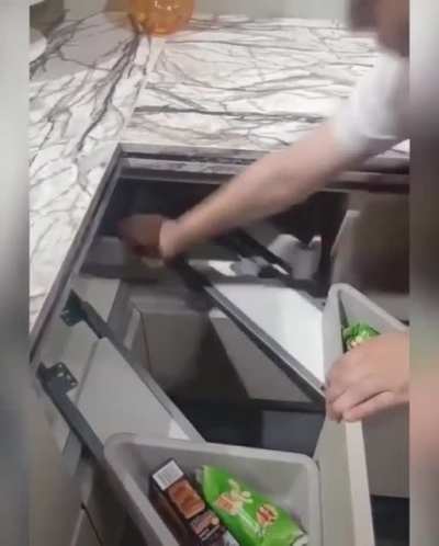 Corner drawers