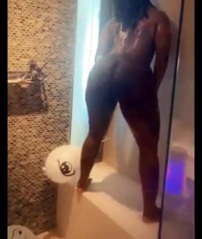 Ass Shaking