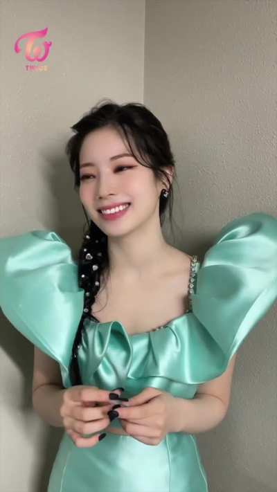 Dahyun answering "Who is the most charming in TWICE?" by "Me?"
