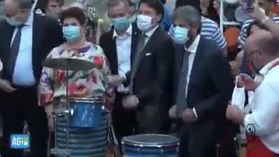 Conte e Fico suonano le percussioni ma il Presidente della Camera &egrave; tifoso del Napoli